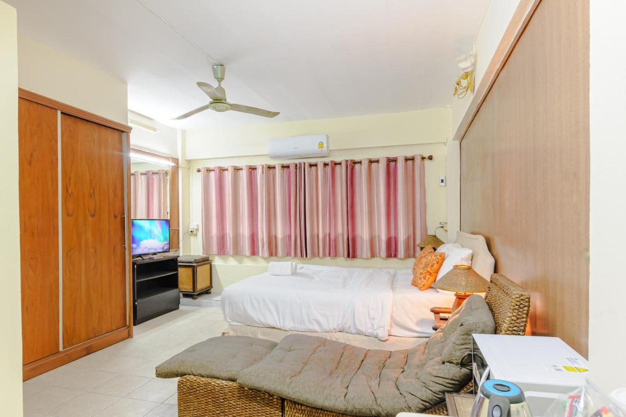 High5 Guesthouse Pattaya Exterior foto