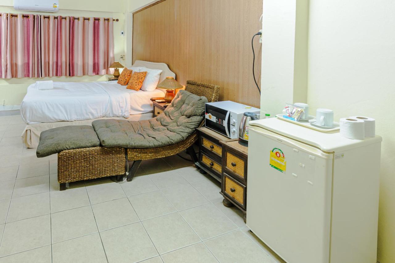 High5 Guesthouse Pattaya Exterior foto
