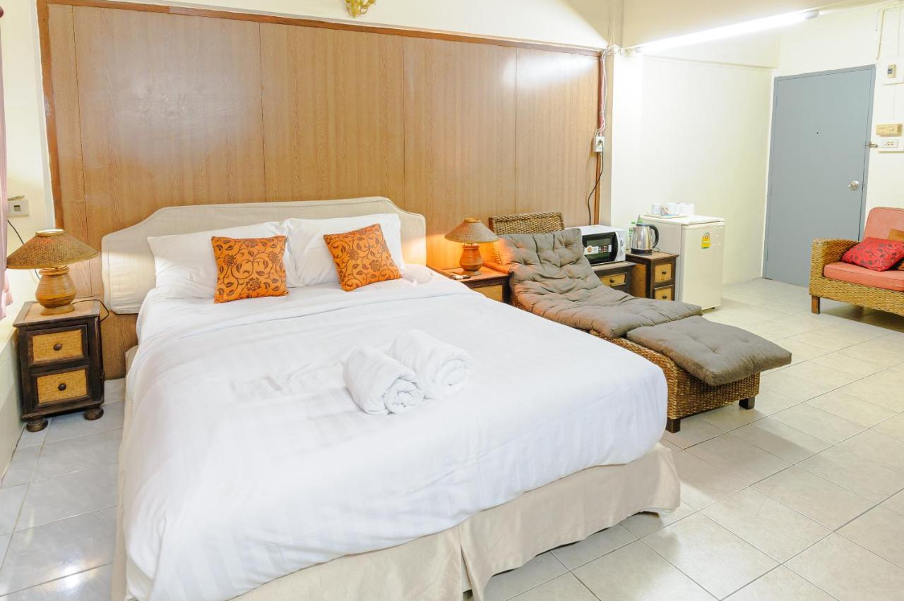 High5 Guesthouse Pattaya Exterior foto