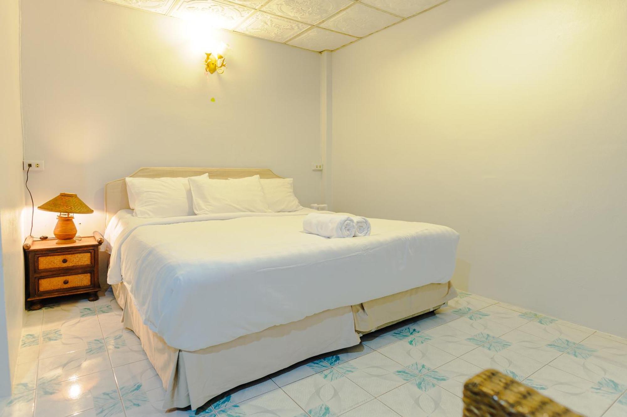 High5 Guesthouse Pattaya Exterior foto